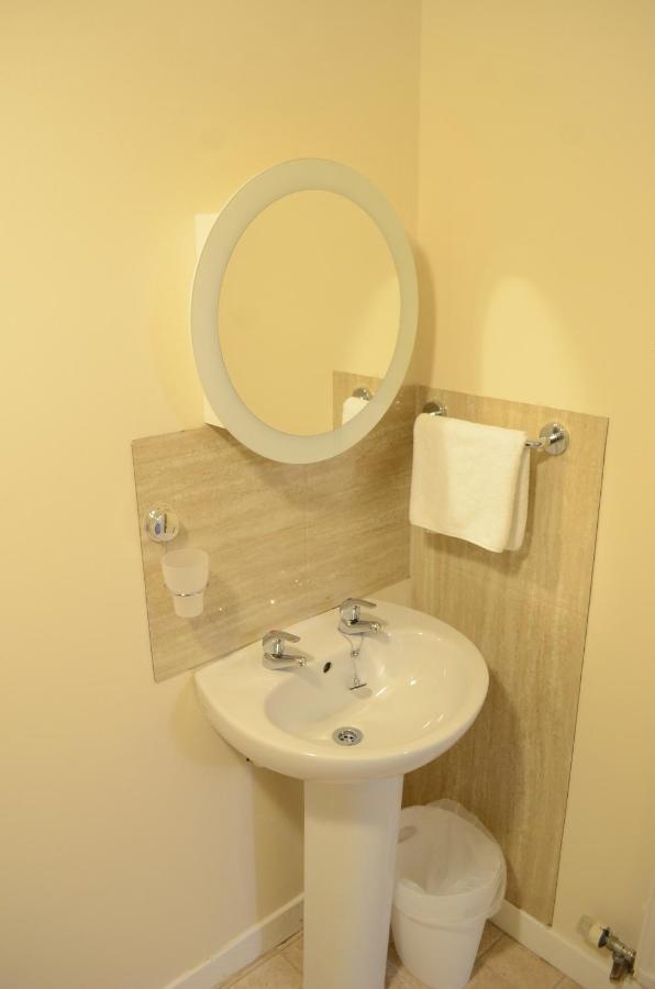 Contin Achilty Guest House מראה חיצוני תמונה